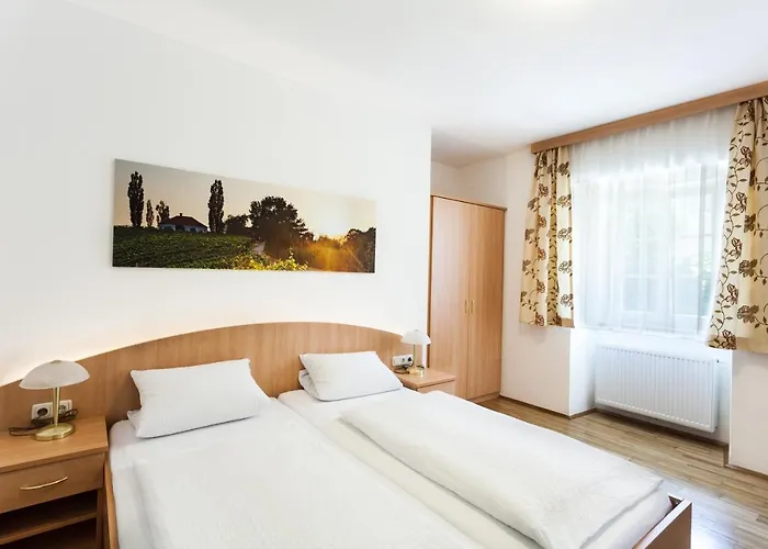 Gaestehaus Ferk - Fruehstueckspension, Bed & Breakfast